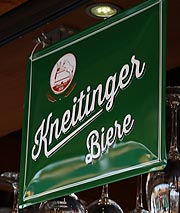 Auf der Maidult 2022 gibt es Kneitinger Biere im Regensburger Bierdorf (©Foto: Martin Schmitz)